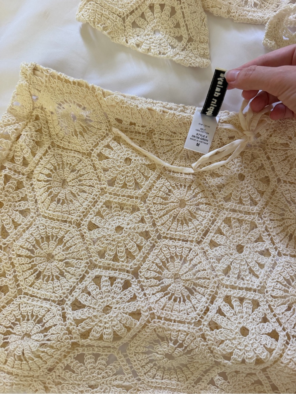 Dippin Daisys Crochet Coverup - Picture 2 of 4